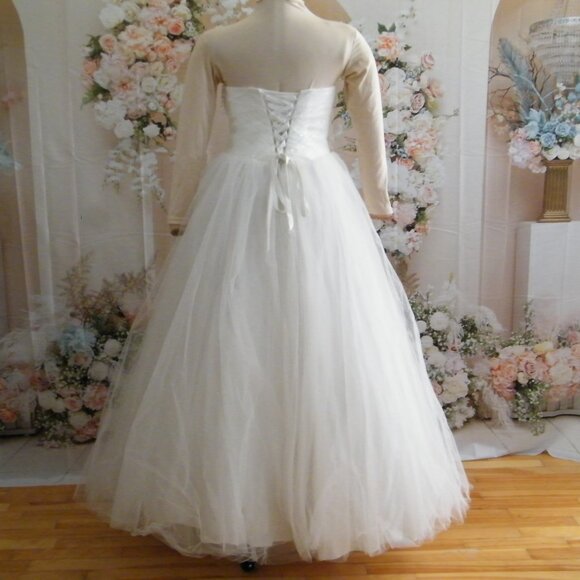 Wedding Dress with Crystal Beads Size 2 - Picture 4 of 6